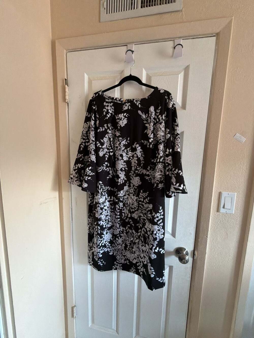 Calvin Klein Black and White Floral Print Bell Sleeve Sheath Dress